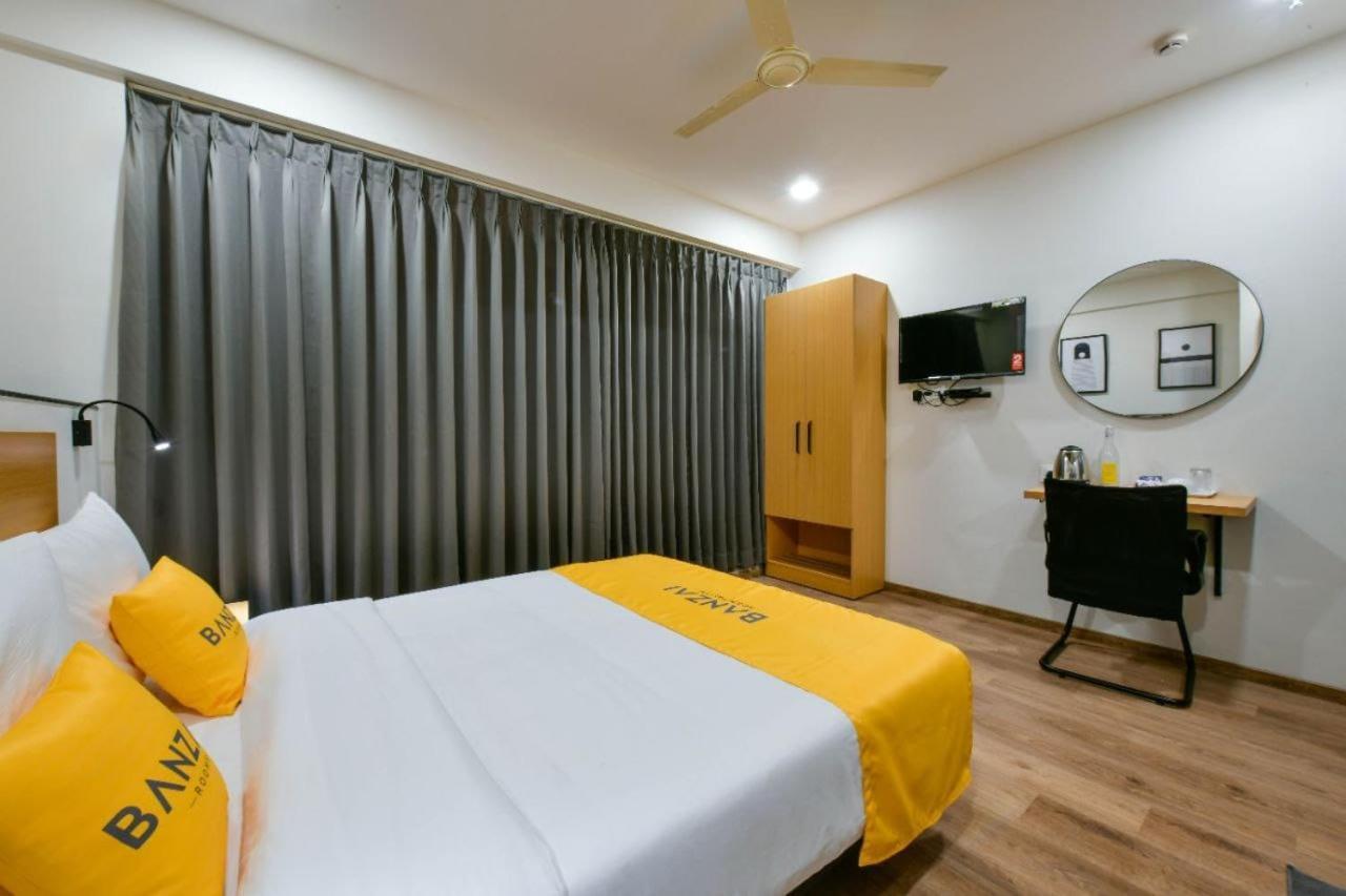 Banzai Rooms Nashik Bagian luar foto